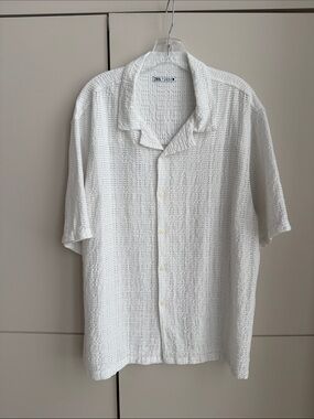 Zara White Short-Sleeve Textured Camp Collar Button-Down Shirt
